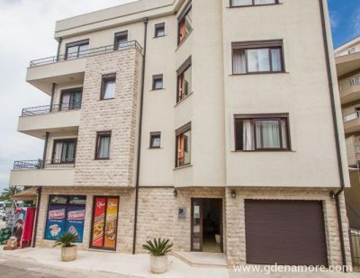 Azur Apartmani - 1